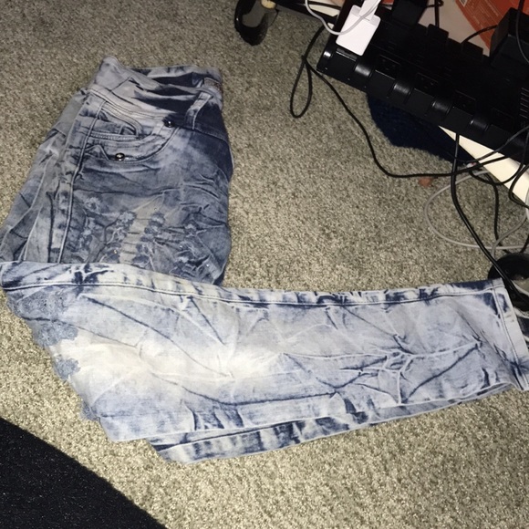Bleached Faded Jeans - Picture 3 of 6